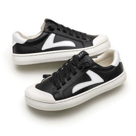 Ground  Sneakers