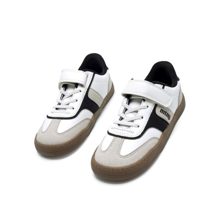 Free Sneakers