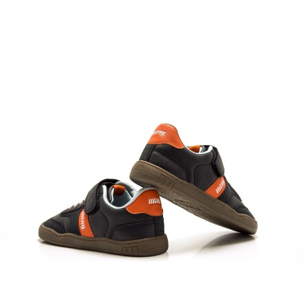 Free Sneakers