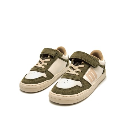 Free Sneakers
