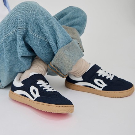 One Sneakers
