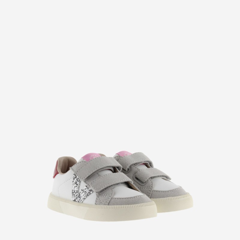 Tnis Oliver Detalles