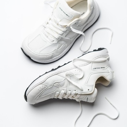 Retro Run Off White Sneakers