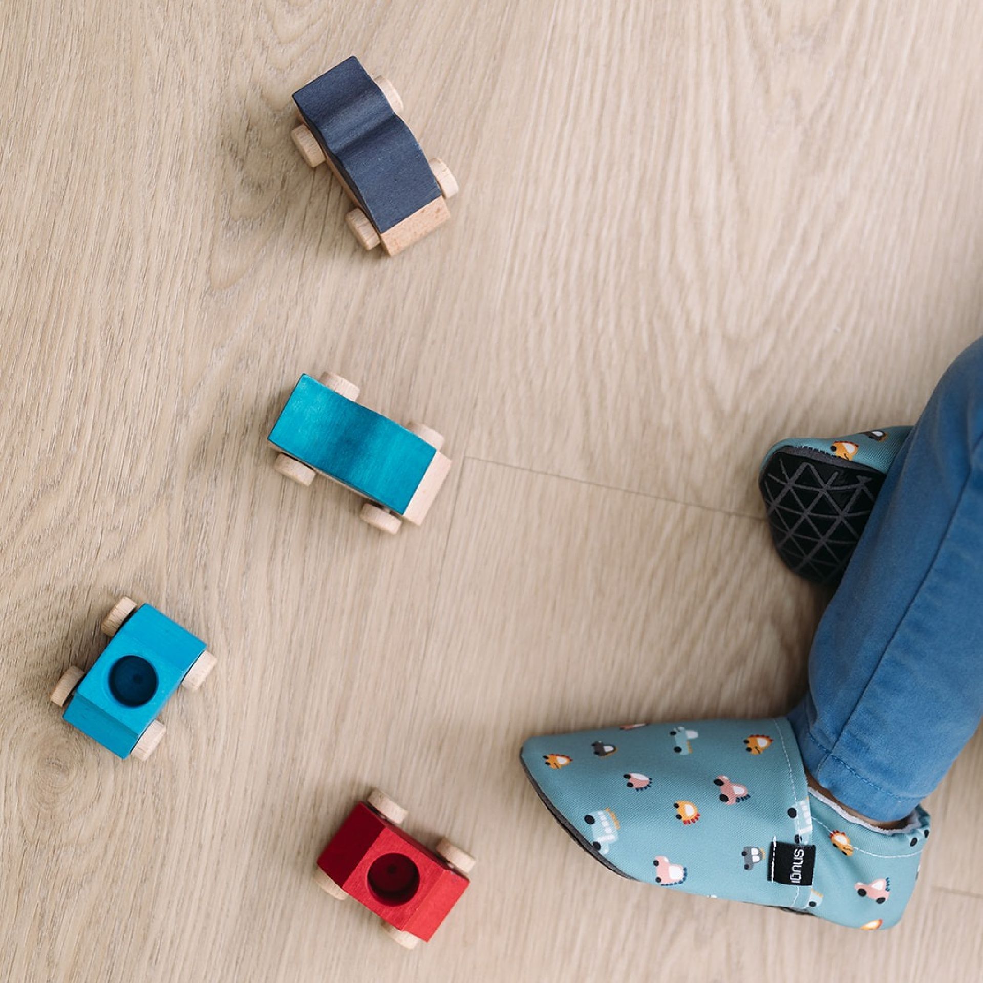 Pantufas Barefoot Carros Dino