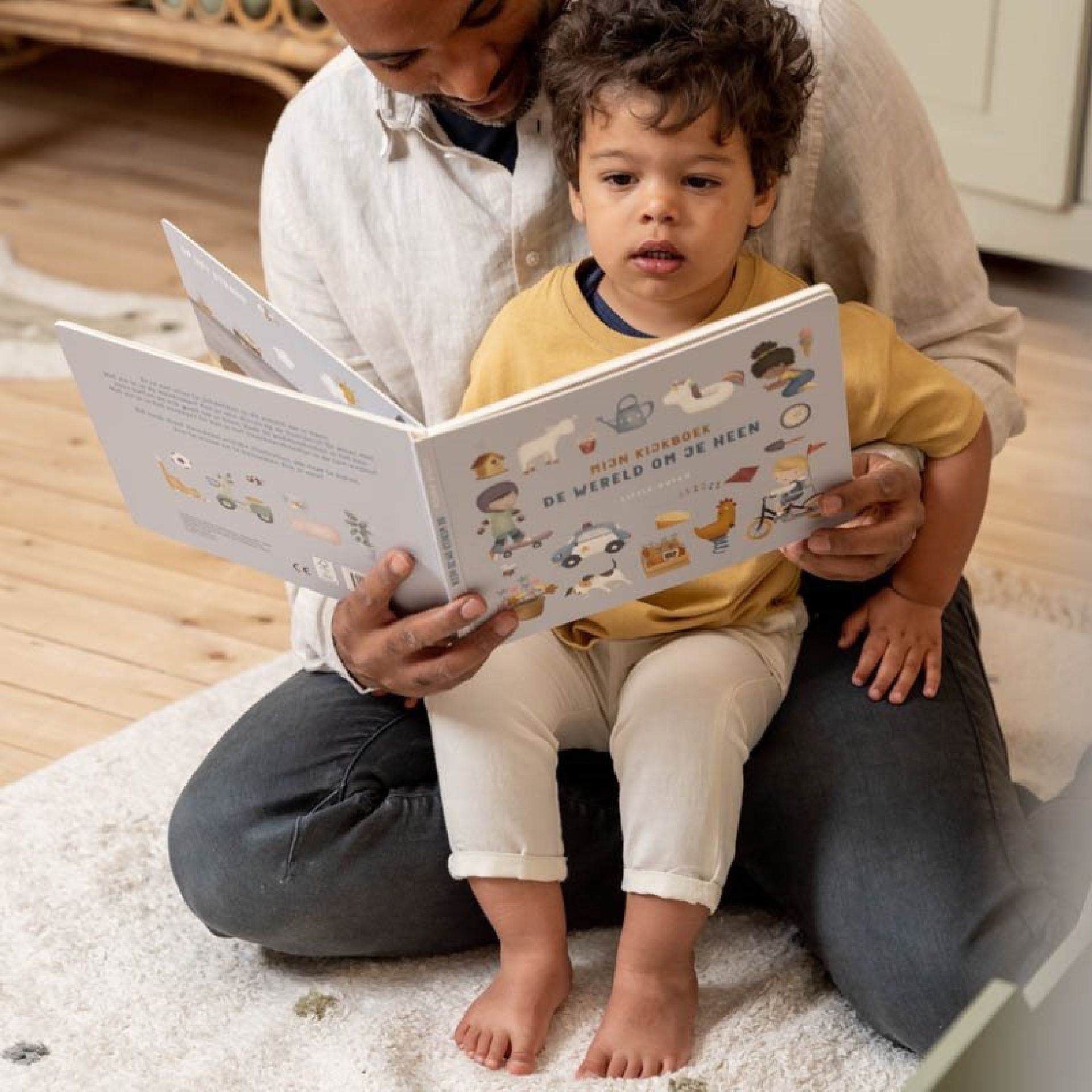 Libro en Inglés: Mira y Aprende - El mundo alrededor