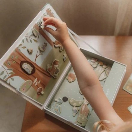Forest Friends Magnetic Game