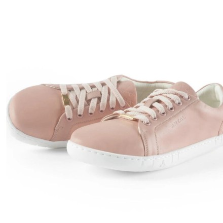 Amada Sneakers