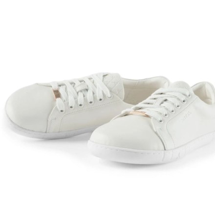 Amada Sneakers