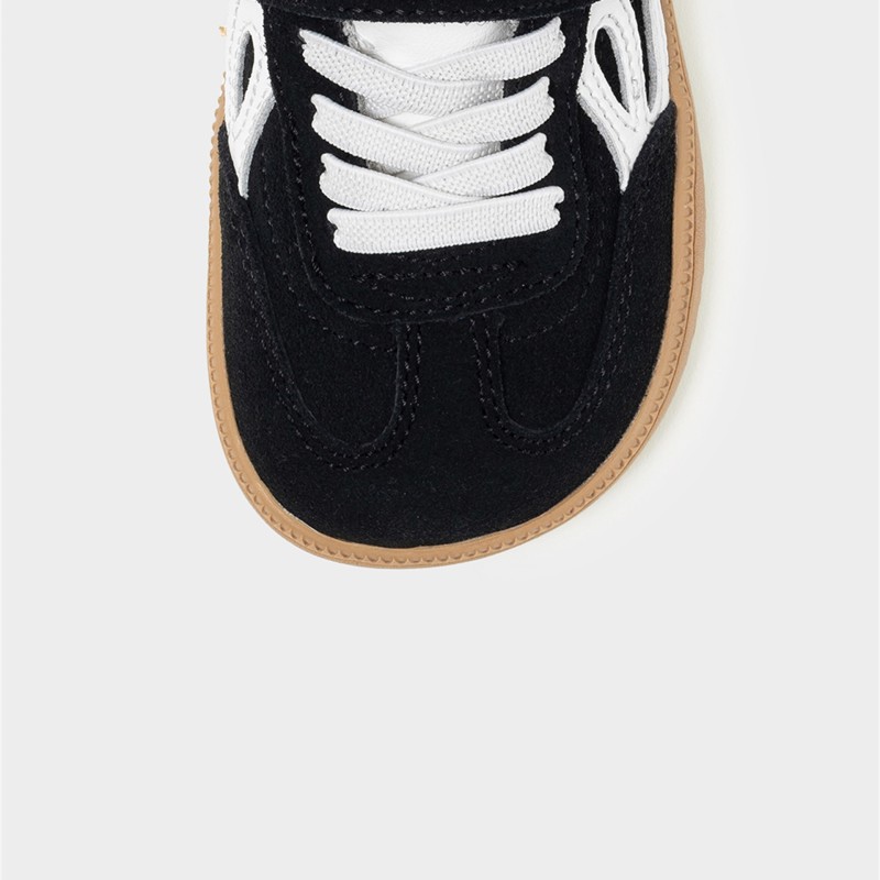 One Sneakers