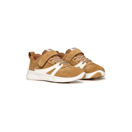 Foot-Run Sneakers