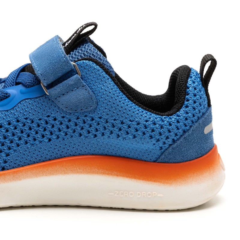 Sports Sneakers Move