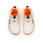 Sports Sneakers Move