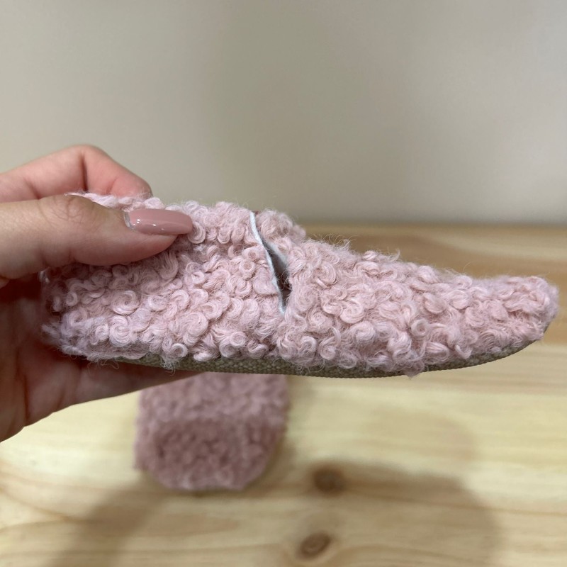 Fluffy Minimalist Slippers